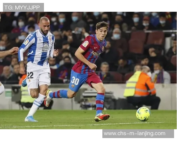 西班牙国家队与巴萨俱乐部的激烈对决引发球迷热议与期待